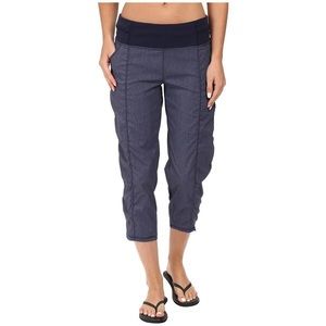 Lucy Get Going Capri size S NWT